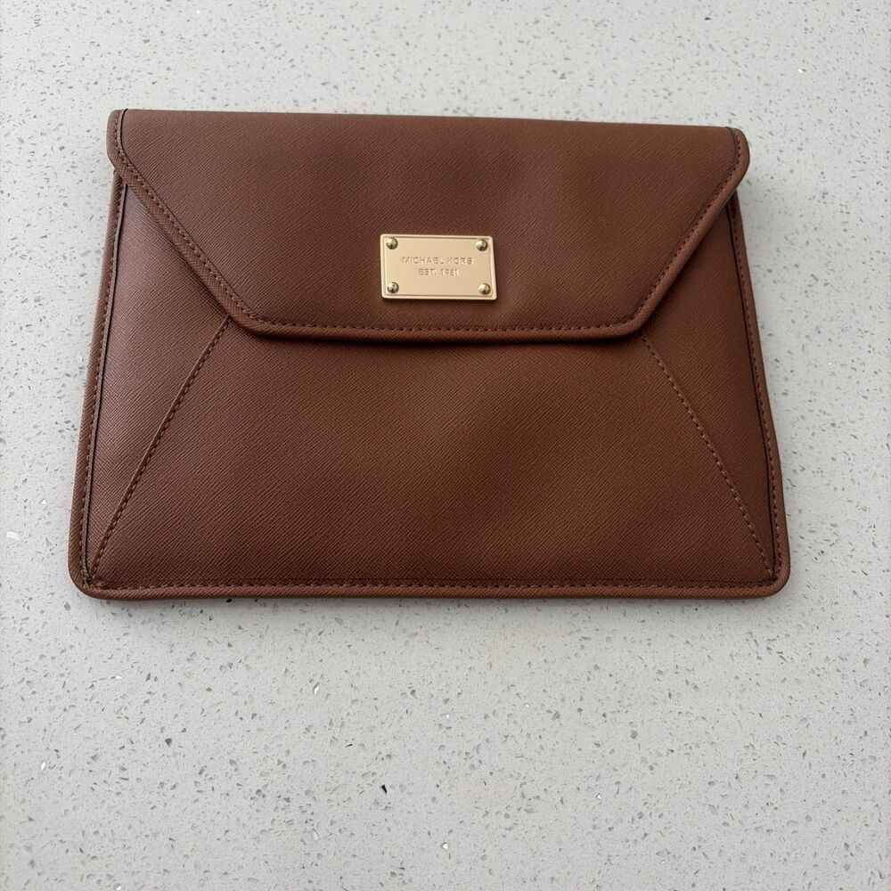 Michael Kors MK Saffiano Leather Laptop Sleeve Case 13.5x10 Tan Beige 2 Snap